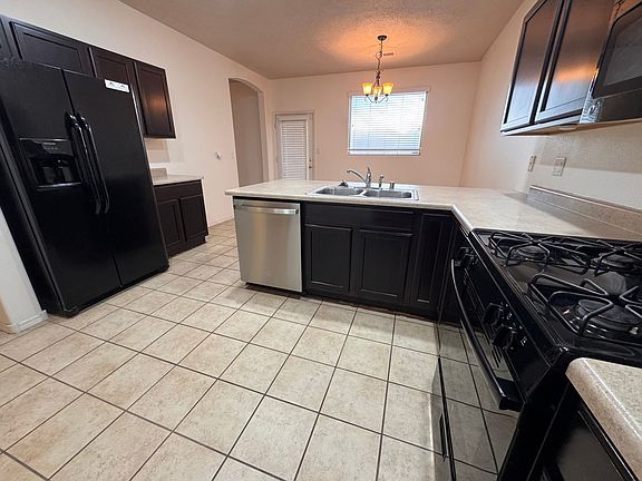 5th image of 2151 Cortina Loop