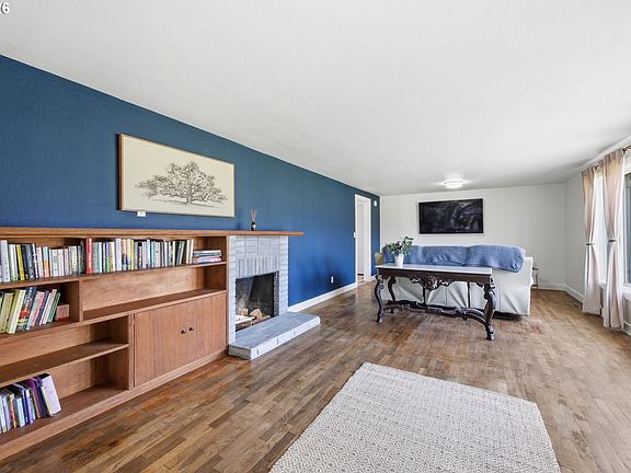 4th image of 4060 Wood Ave