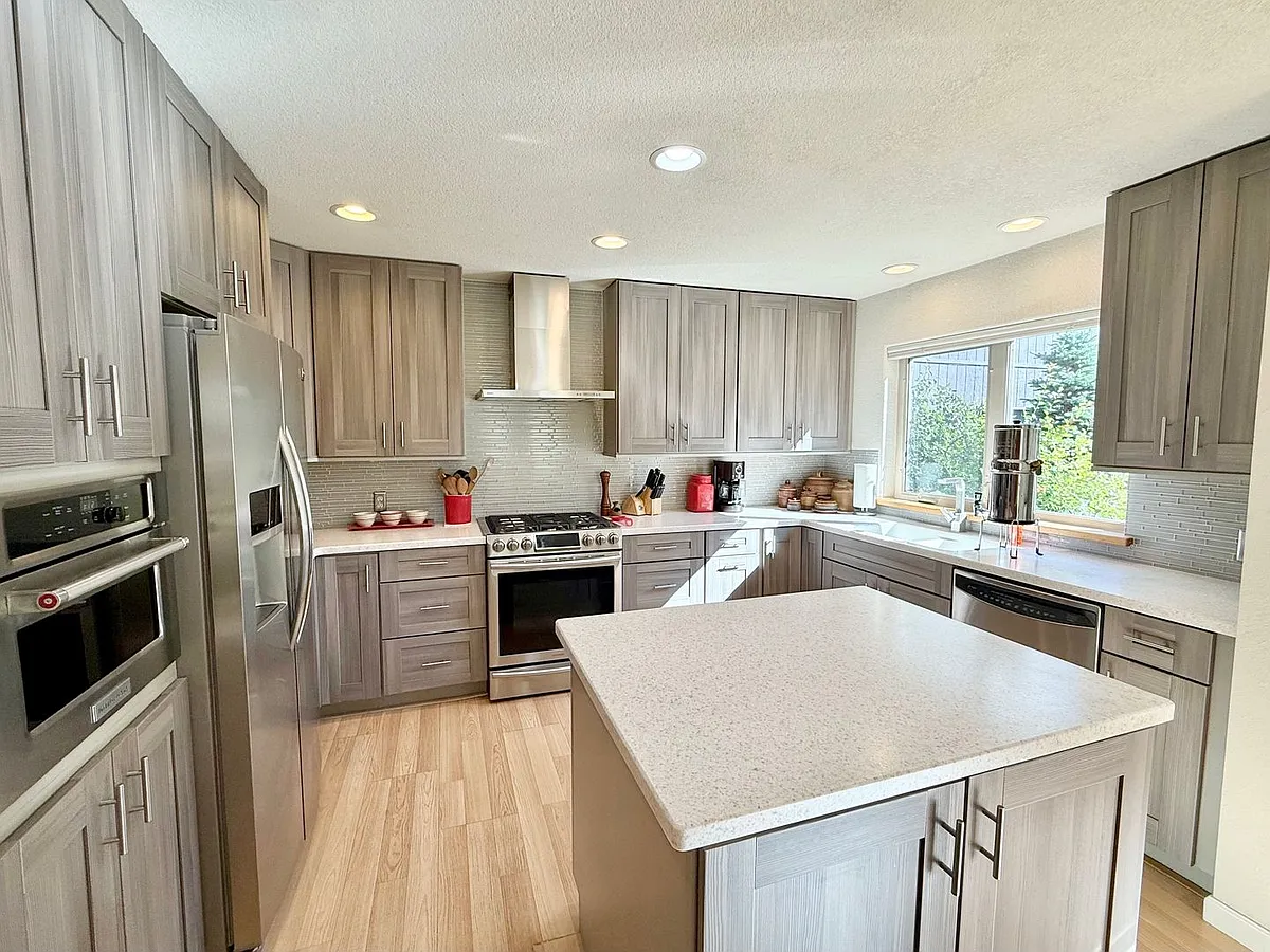 Building Photo - 36805 Chinulna Dr