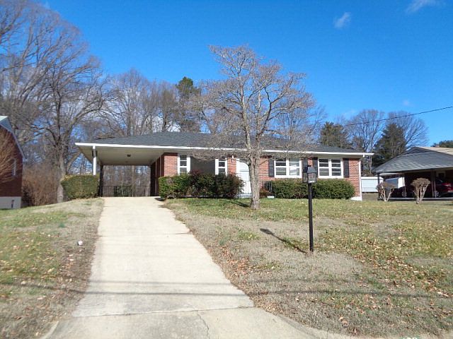 1st image of 163 Greenwich Cir