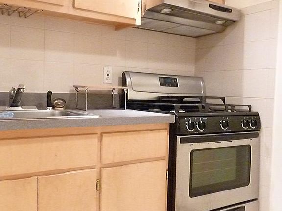 4th image of 172 Revere Ave #1