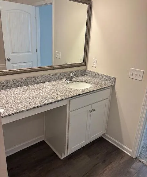 1860 Payne Dr — Photo 12