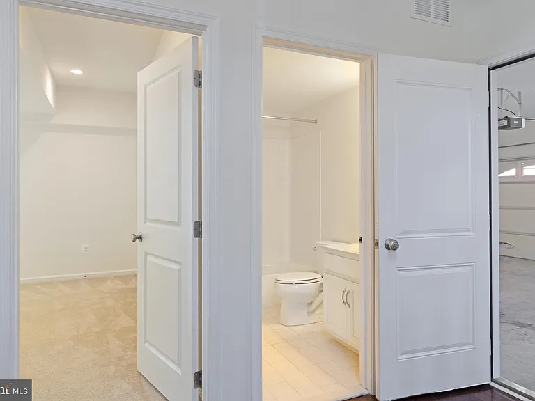 23409 Berkeley Meadows Dr — Photo 31
