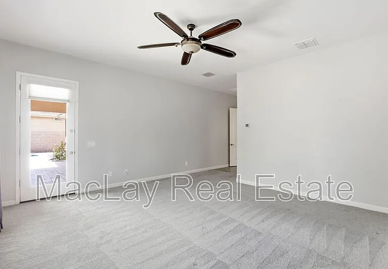 1142 E Bajor St — Photo 35