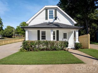 604 Oak St, Mooresville, NC 28115