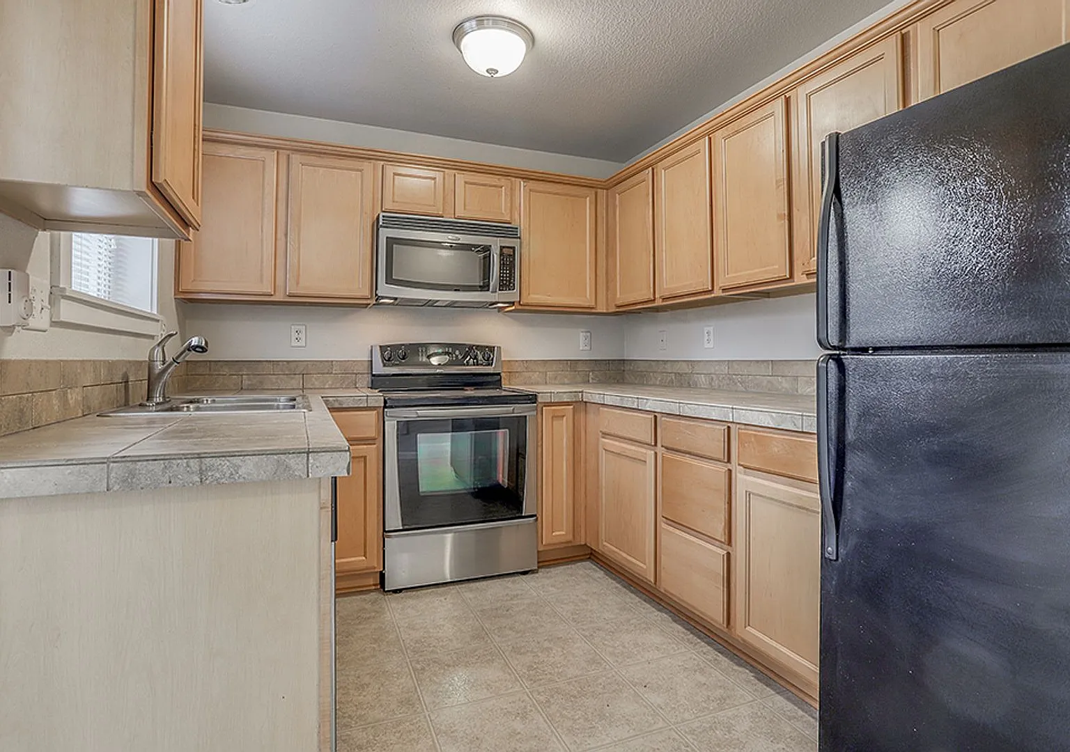Alexander Heights — Photo 4