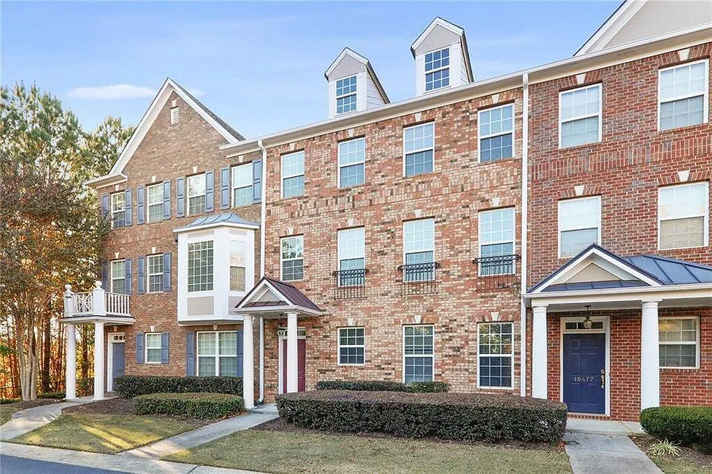 4 bed, 3.5 bath, 2800 sqft, $3,050 — Photo 1