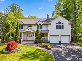 55 Canterbury Dr, Ramsey, NJ 07446