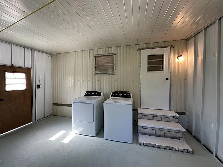5844 Sunshine Park Dr — Photo 9
