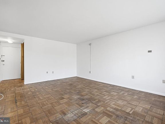 4th image of 4100 W St NW APT 203