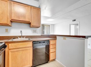 706 Executive Center Dr APT 17, West Palm Beach, FL 33401