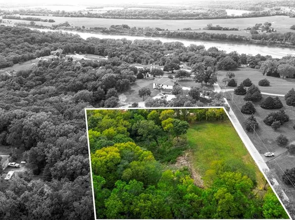 26775 W 73rd St, Shawnee, KS 66227