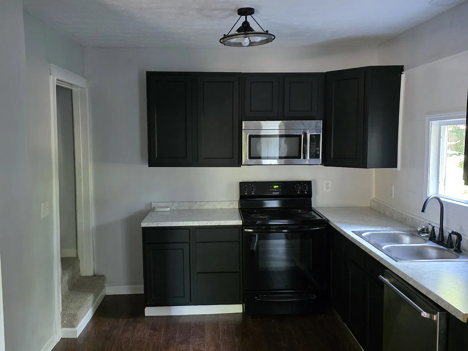 3 bed, 1454 sqft, $1,200 — Photo 2