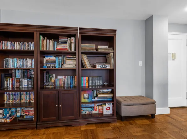 4555 Henry Hudson Pkwy W image 13 of 40