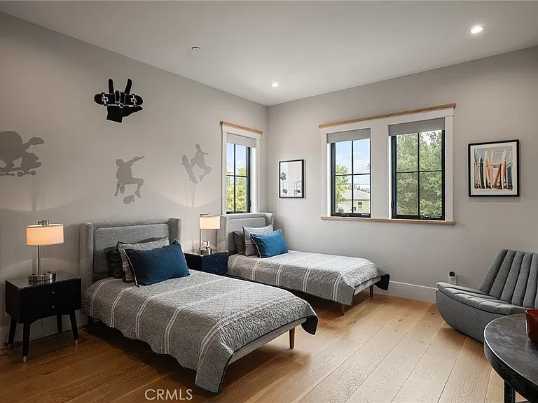 4365 N Kraft Ave — Photo 29
