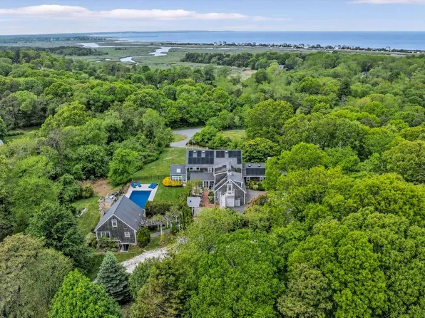7 Hill Wood Way, East Sandwich, MA 02537