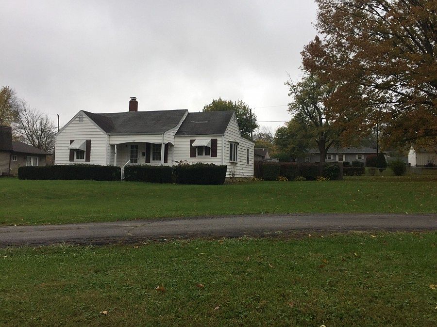 2nd image of 1720 Central Dr