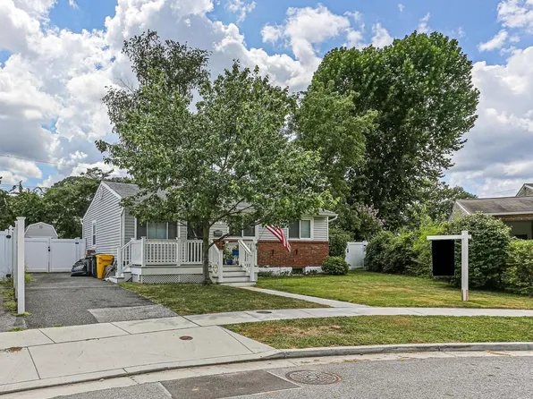 210 Hollywood Ct, Glen Burnie, MD 21060