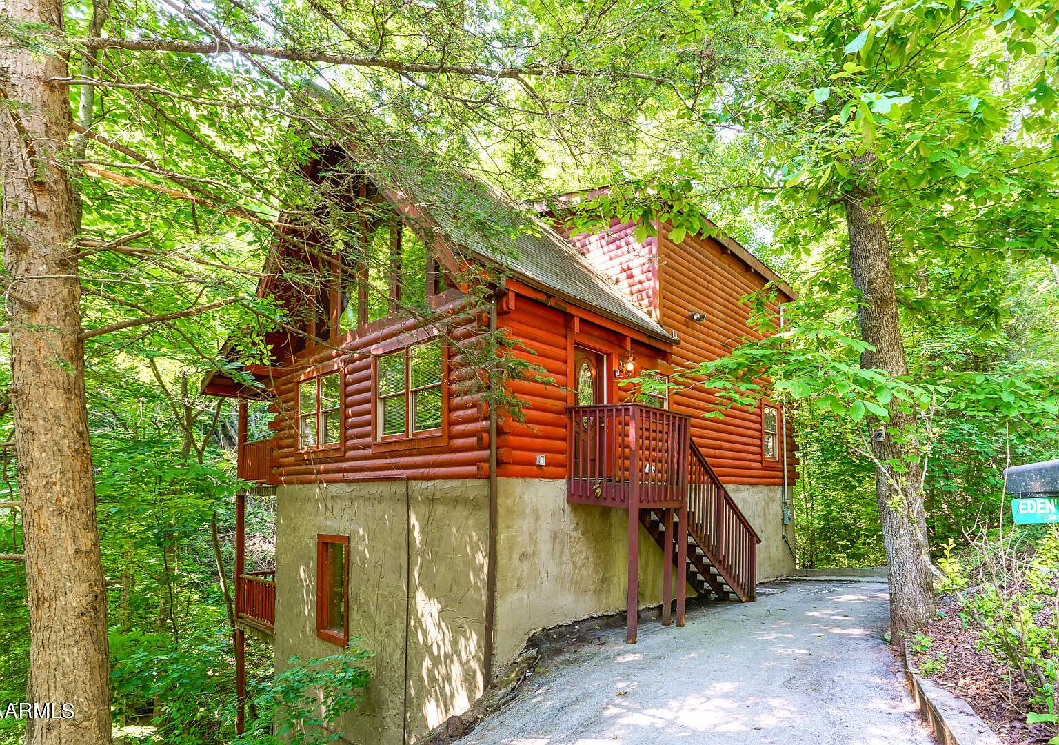 219 Edens Way, Sevierville, TN 37876 | Zillow, image size:1536x1080