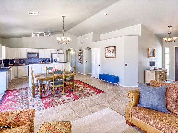 3rd image of 3576 PLAZA DE LANZA --