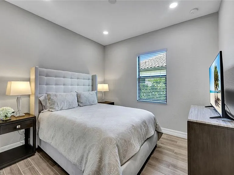 28101 Foxrock Ct — Photo 19