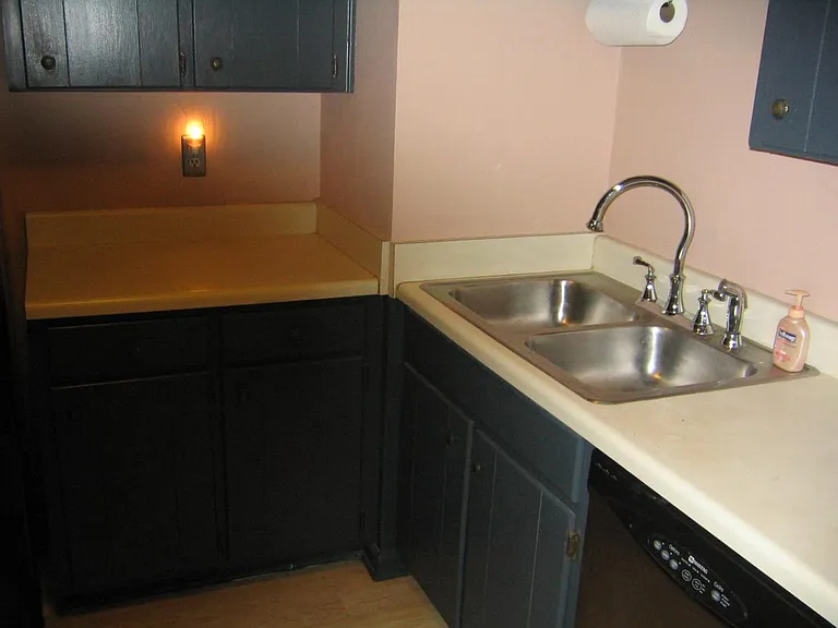 2325 Elliston Pl #4 — Photo 6