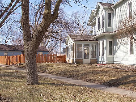 4th image of 3314 Davis Ave