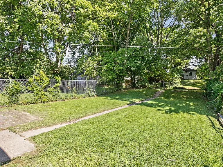 1254 W 32nd St — Photo 21