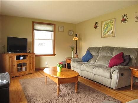 3rd image of 619 W McKinley Ave
