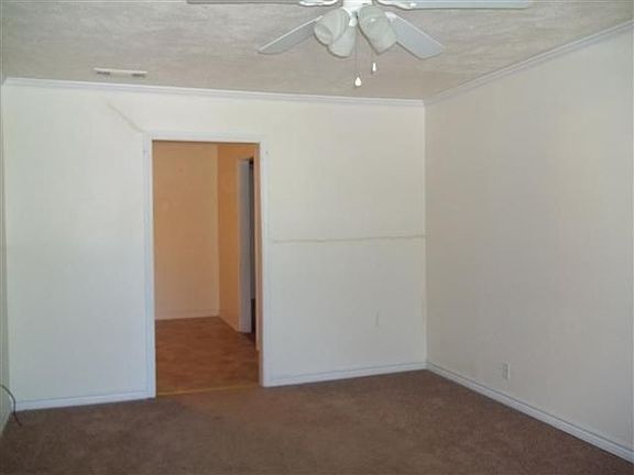 3rd image of 2107 Avenue F