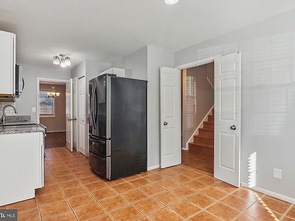 4th image of 11853 Old Columbia Pike #82