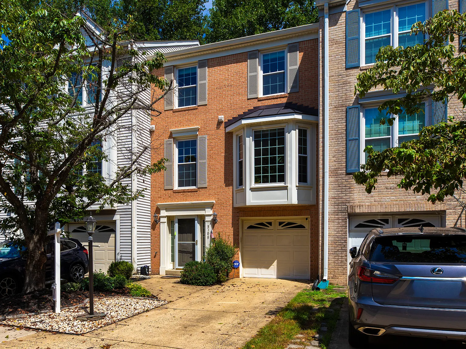 3 bed, 2062 sqft, $4,100 — Photo 1
