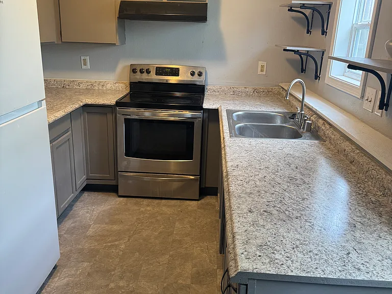 1201 Juneau St #1 — Photo 10