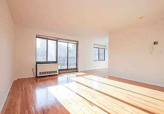 3rd image of 207 E 30th St APT 5E