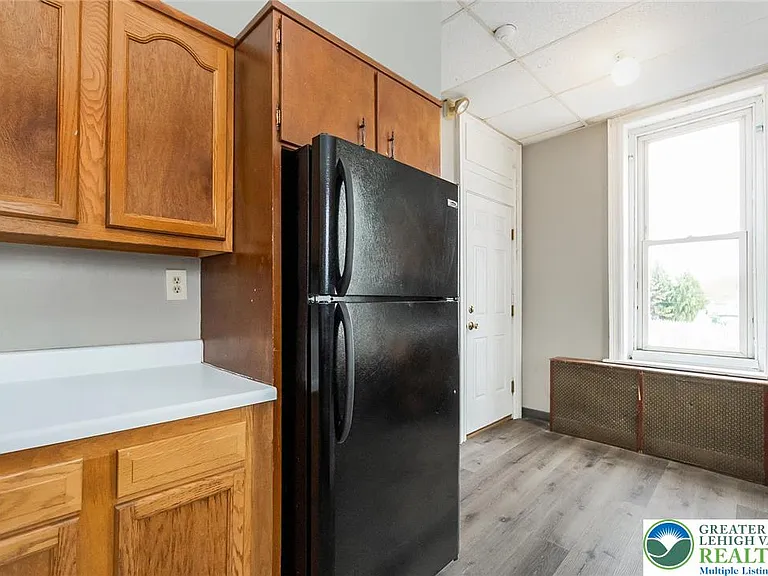 164 W Main St #HOUSE — Photo 5