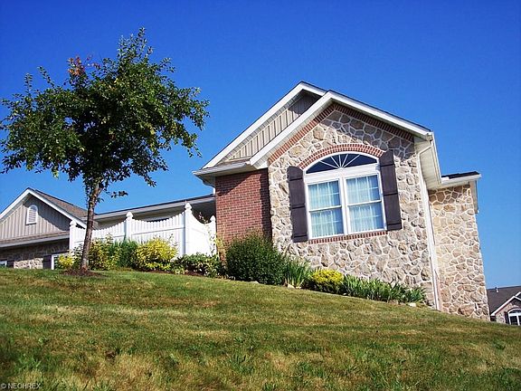 2nd image of 1750 Blackberry Ln