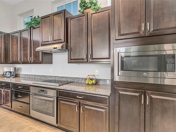 3rd image of 9227 Laureate Blvd