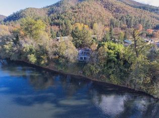 1170 Rogue River Hwy, Gold Hill, OR 97525