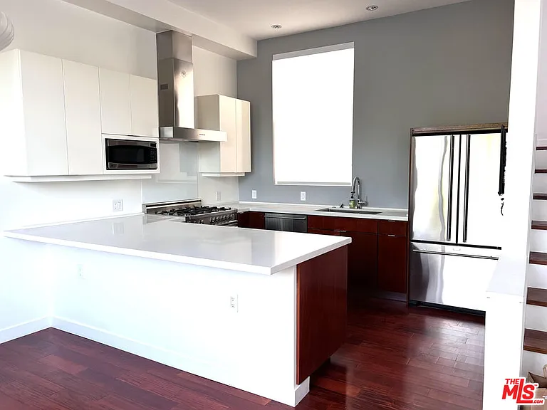 1200 N Sweetzer Ave #8 — Photo 8