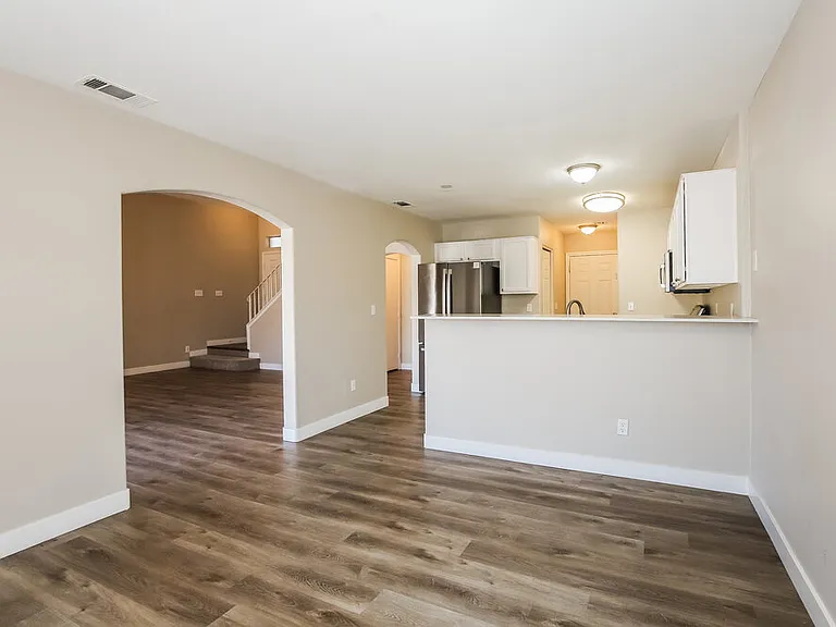 1218 Cobble Lake Ave — Photo 7