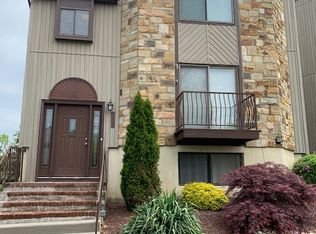 291 Silver Ln, Old Bridge, NJ 08857