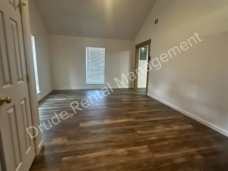24473 Marie Ct — Photo 9