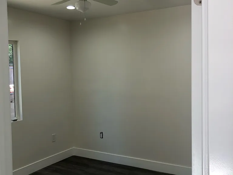 8931 Canby Ave — Photo 10