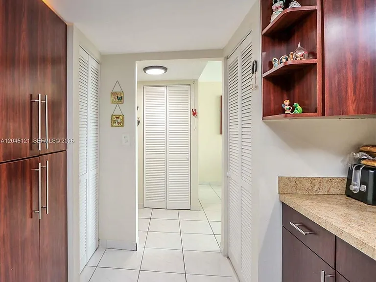 2055 SW 122nd Ave #306 — Photo 4