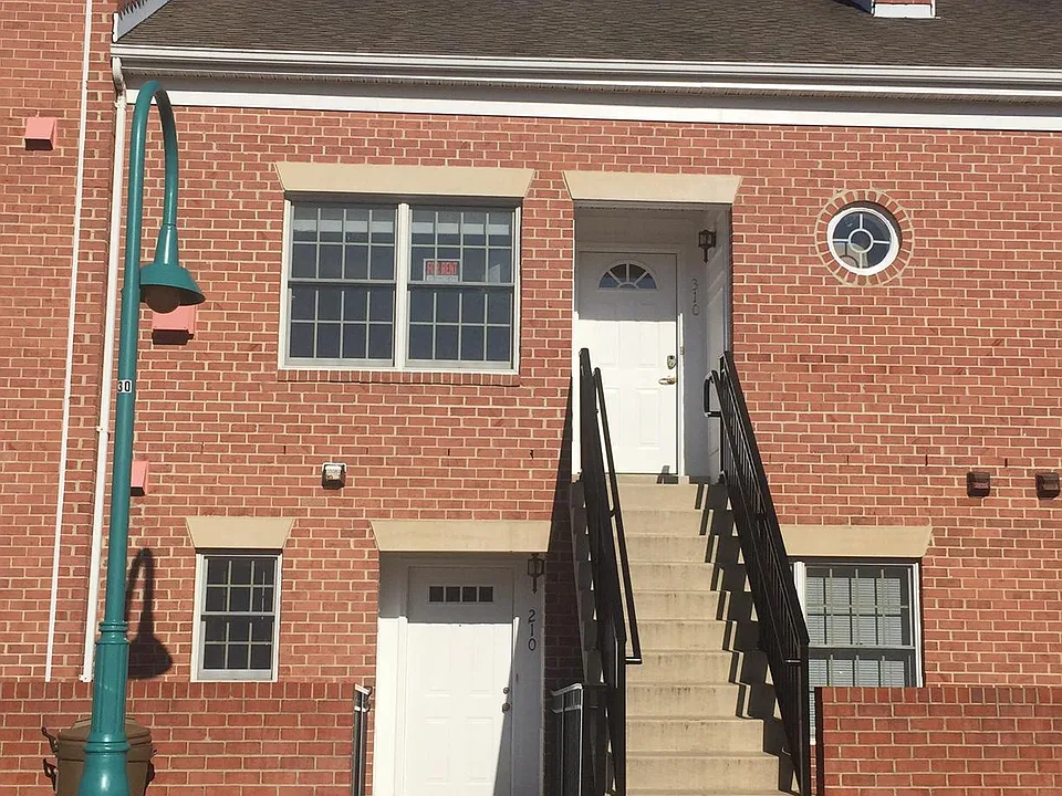 6916 Fairfax Dr #310