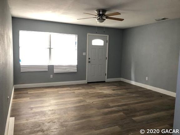 4th image of 1227 SE 17th Dr