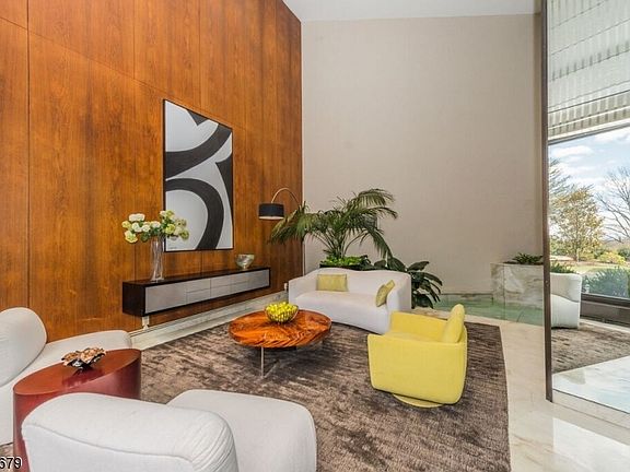 2nd image of 1 Claridge Dr Penthouse 4