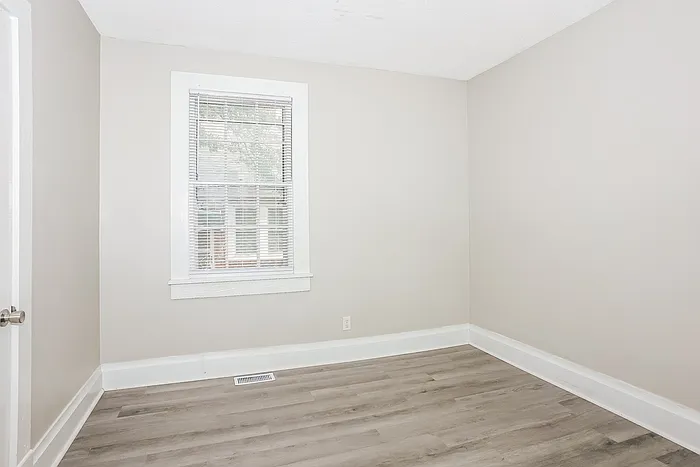 2358 Forster St — Photo 8