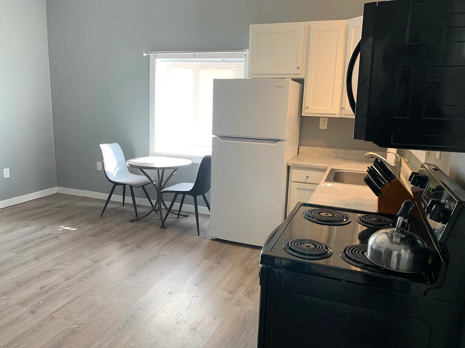 1 bed, $900 — Photo 2