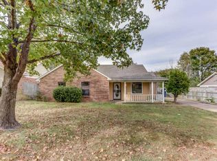 1906 Rapier Dr, Horn Lake, MS 38637